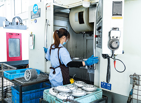 如何確保定制鋁合金壓鑄批次的穩(wěn)定性？