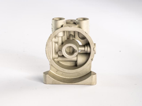 鋁壓鑄產(chǎn)生的飛邊毛刺，有哪些高效的清理方案？